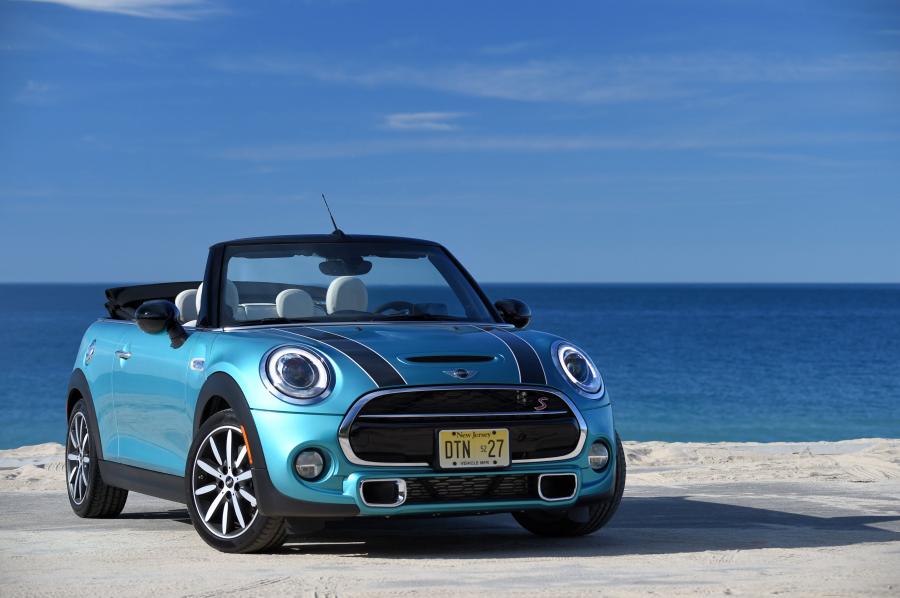  Mini Cooper S Cabrio 2016 года  (US) (фото 9 из 30)